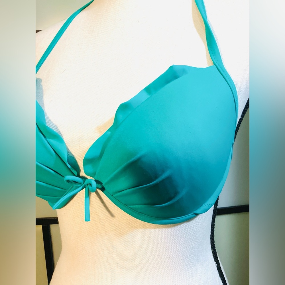 Beautiful color swim bra. Size S/M
